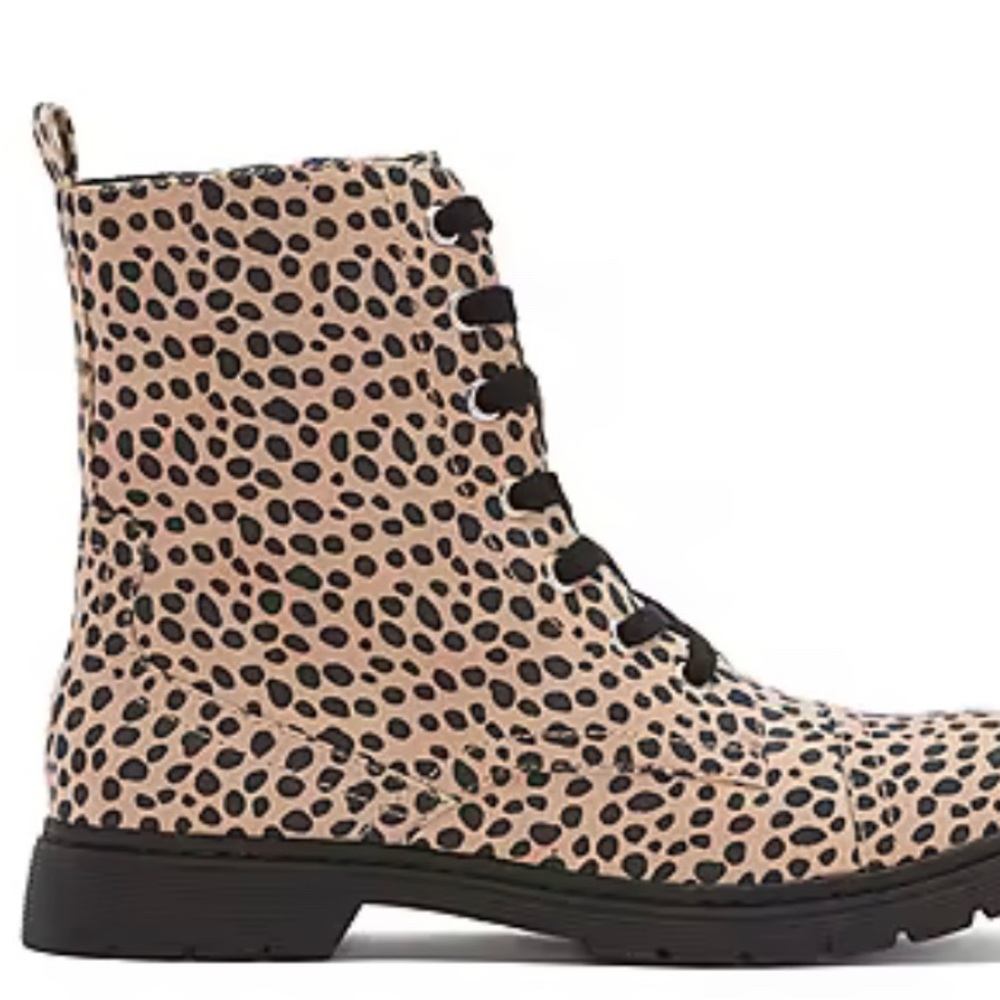 NWT Arizona Combat Boots
